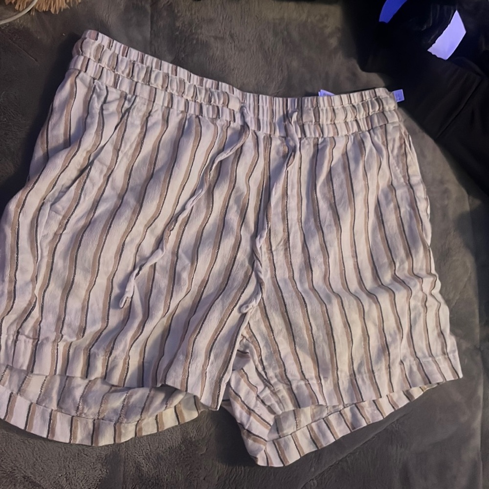 Stripped shorts